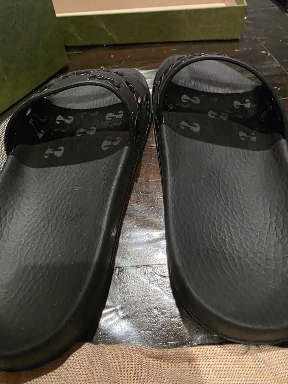 Gucci GG Rubber Slides Black Women’s Size 9 - Picture 3 of 7